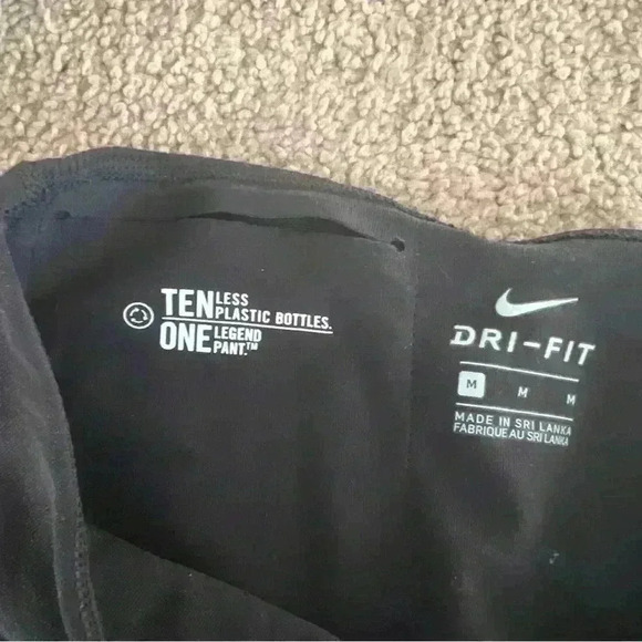 Nike Dri-Fit One Legend Capri medium black - Picture 3 of 4